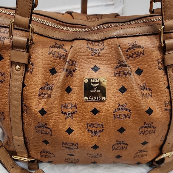 🔹️MCM 🔹️Cognac Brown Leather 2 Way Crossbody Tote Bag - Picture 2 of 16